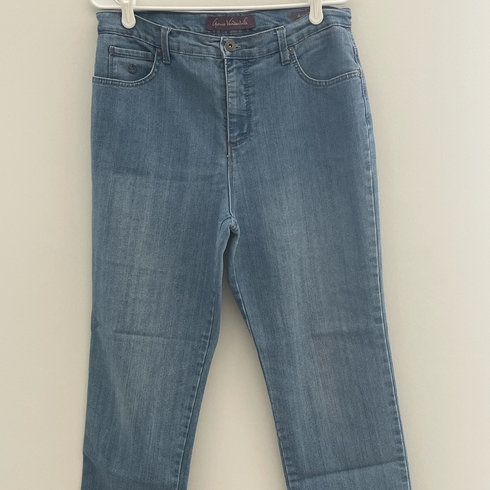 00009 Gloria Vanderbilt Amanda Jeans Women’s Size 12P Petite Light‎ Wash Denim